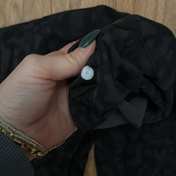 Lululemon | Align Black Cheetah Cropped Leggings | size 6 - Picture 4 of 6